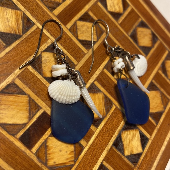 Beautiful Maui Sea Glass and Shell Earrings - Picture 2 of 2